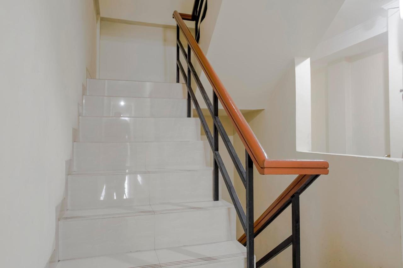 Reddoorz @ Jalan Biak Roxy Jakarta Exterior photo